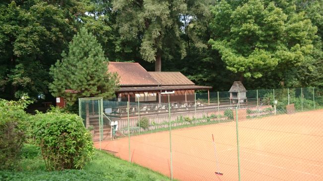 Tennishütte 650